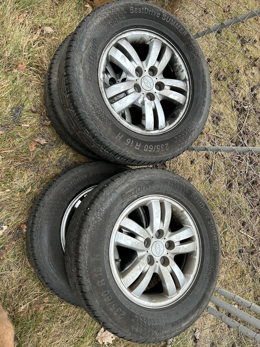 Sada kol Hyundai Tucson letní pneu R16