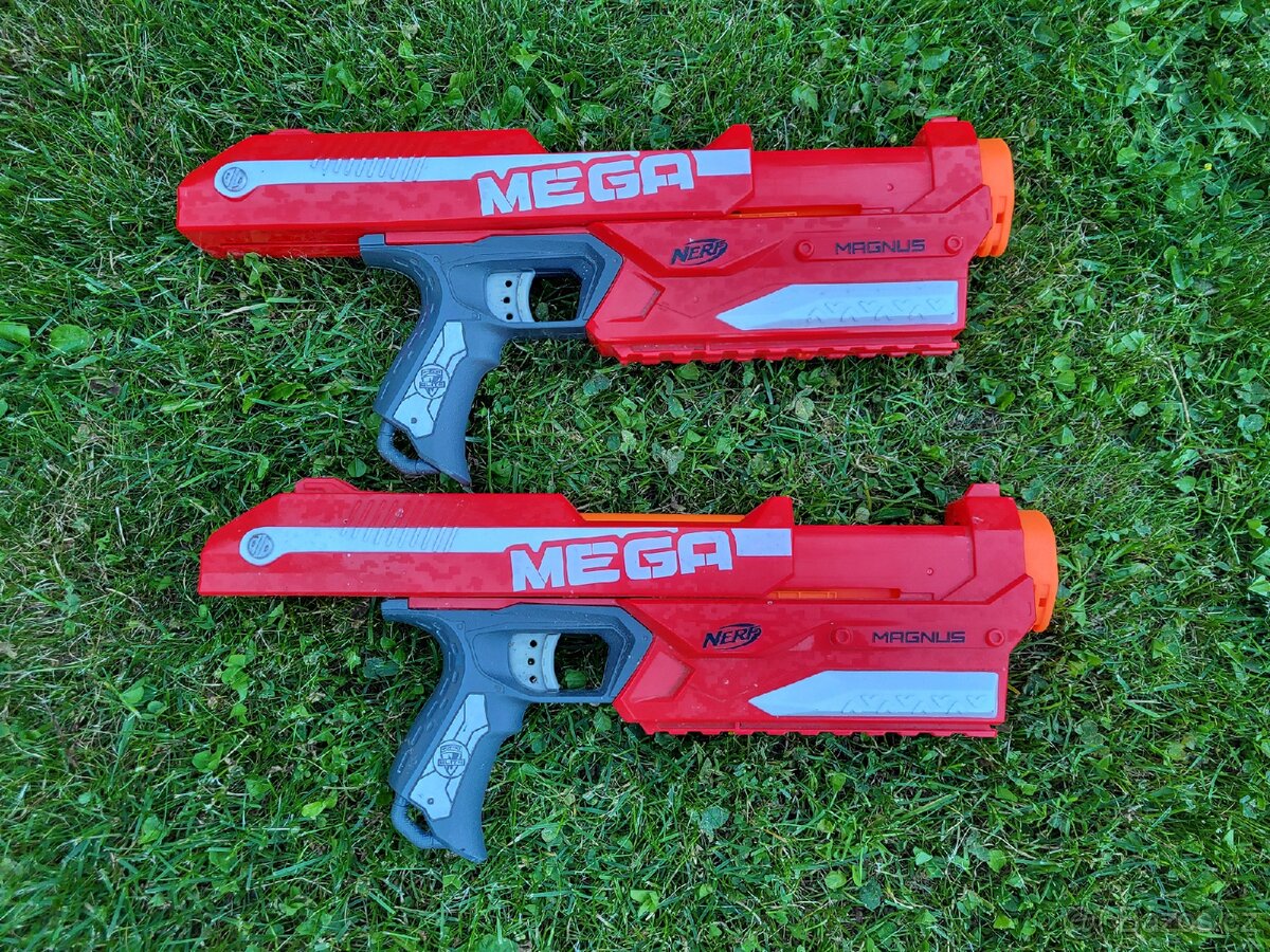 Velká pistole NERF Magnus
