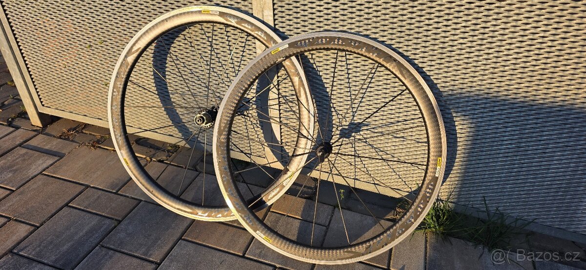 Prodám Mavic carbon zapletená kola