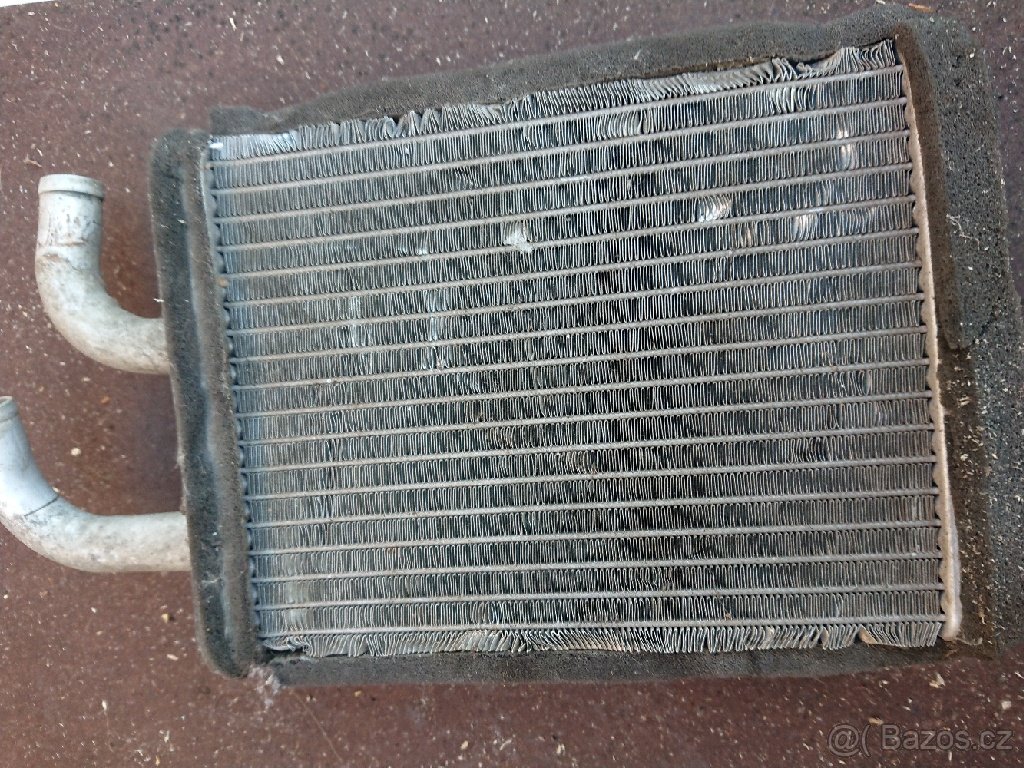 AVIA D 90 radiátor topení