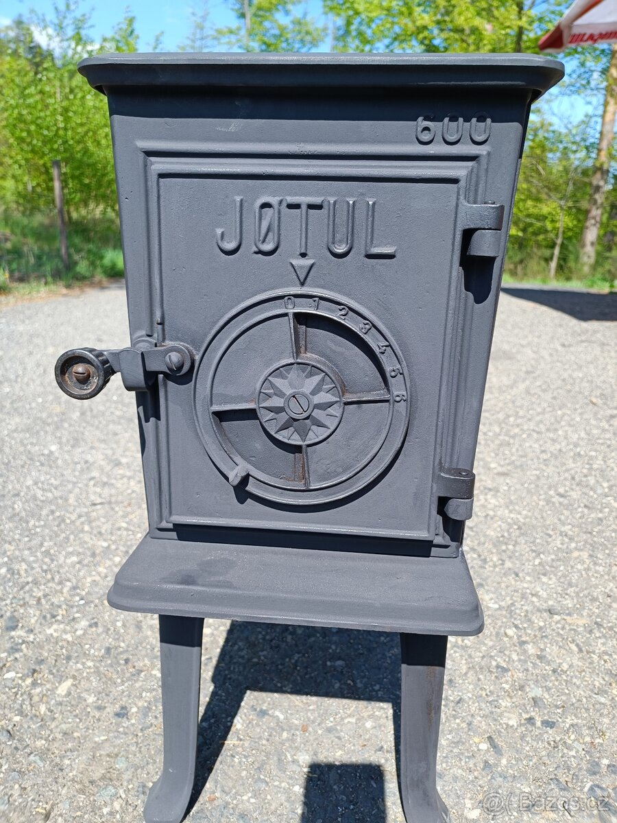 Litinová kamna jotul 600