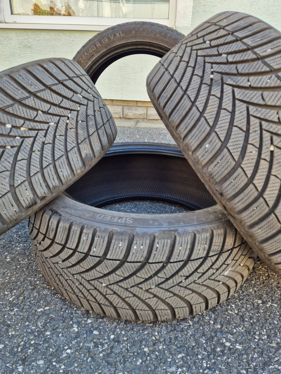 Zimní R19 Semperit Speed-Grip 5 245/40 98 V XL