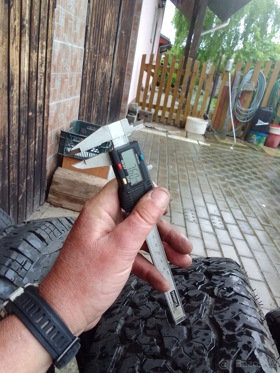Unigrip lateral Force A/T 225/60/R17