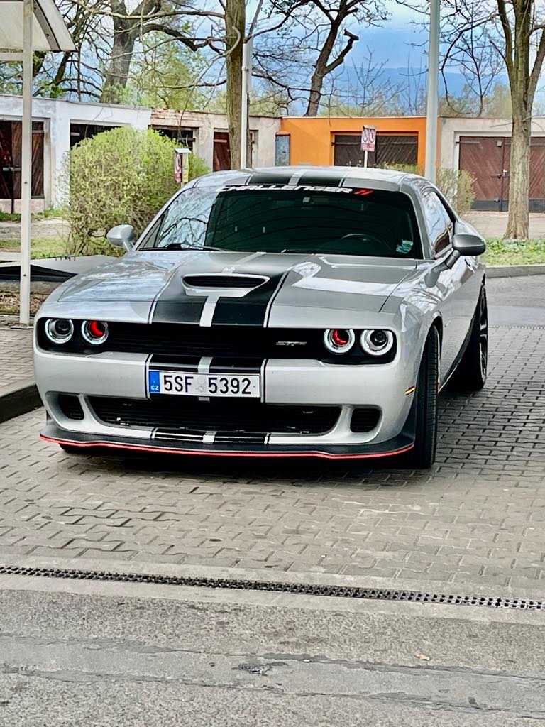 Dodge Challenger 5,7 HEMI 2020 1. majitel