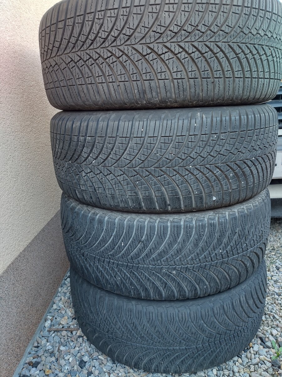 4x 215/45 R17 Good Year, Zimní na dojetí