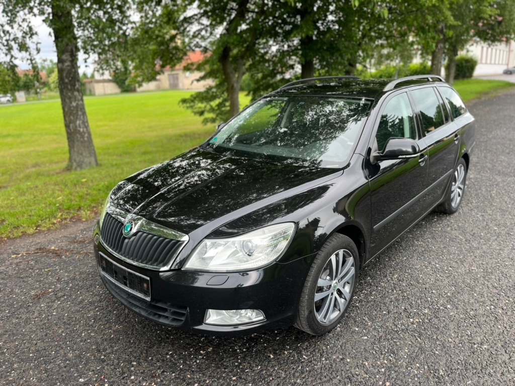 ŠKODA OCTAVIA 2 2.0 TDI, STYLE, SERVIS, ALU