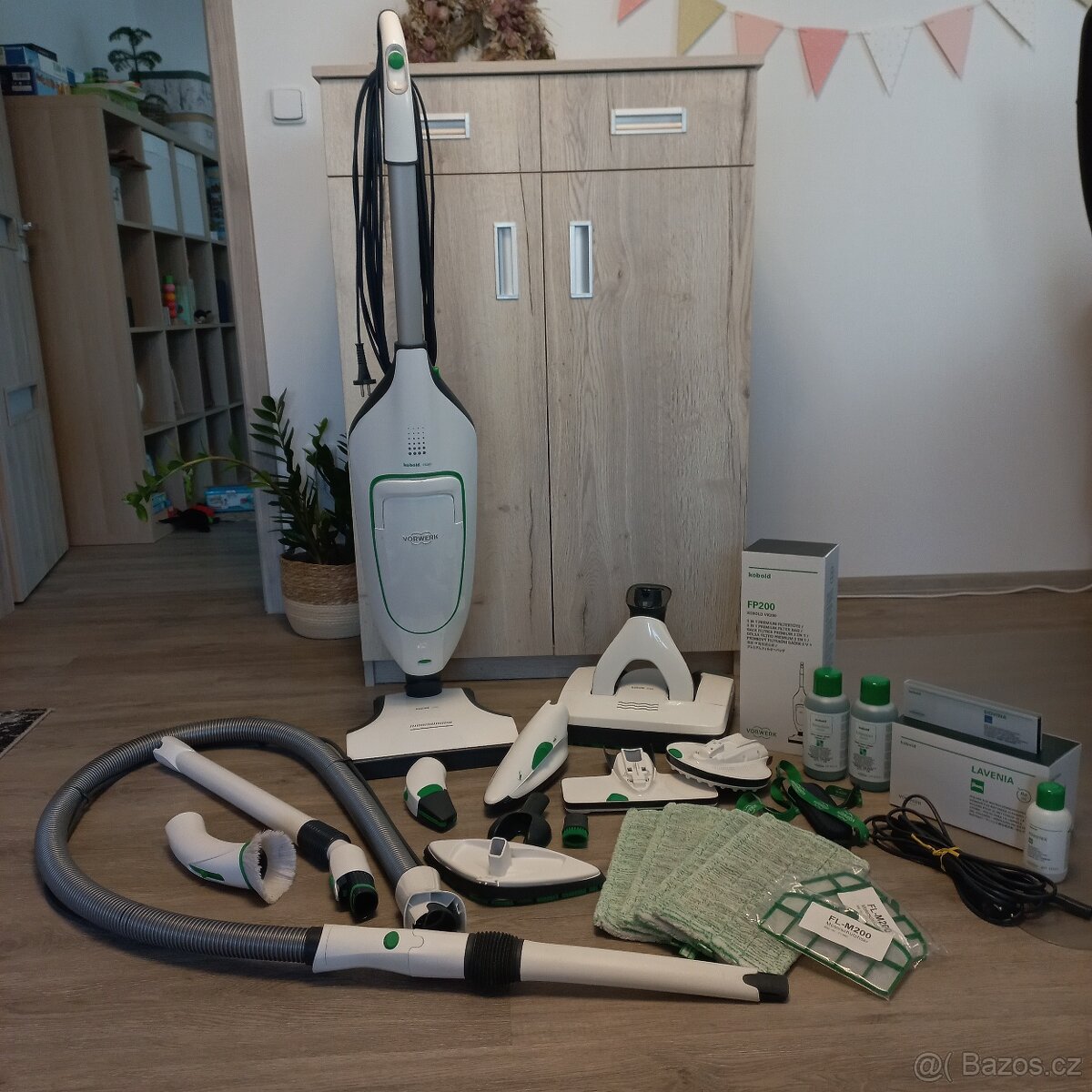 Vysavač Vorwerk Kobold VK200 + příslušenství