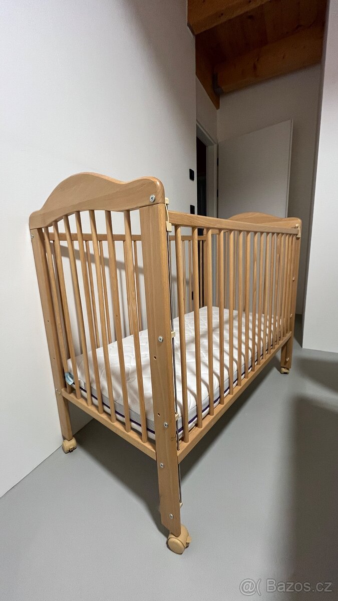 Dětská postýlka 120x 60, 3 výšky, stahovací bok, kolečka