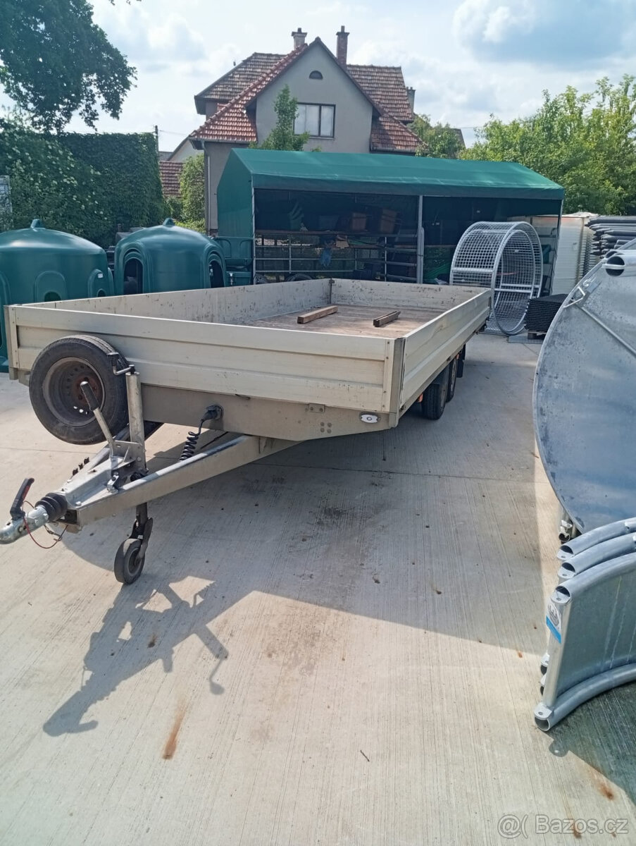 Přívěsný vozík za auto 6 m 2600 kg