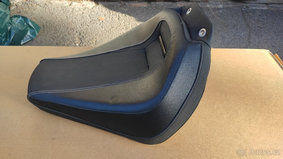 zadný blatník a sedlo Harley Davidson Breakout