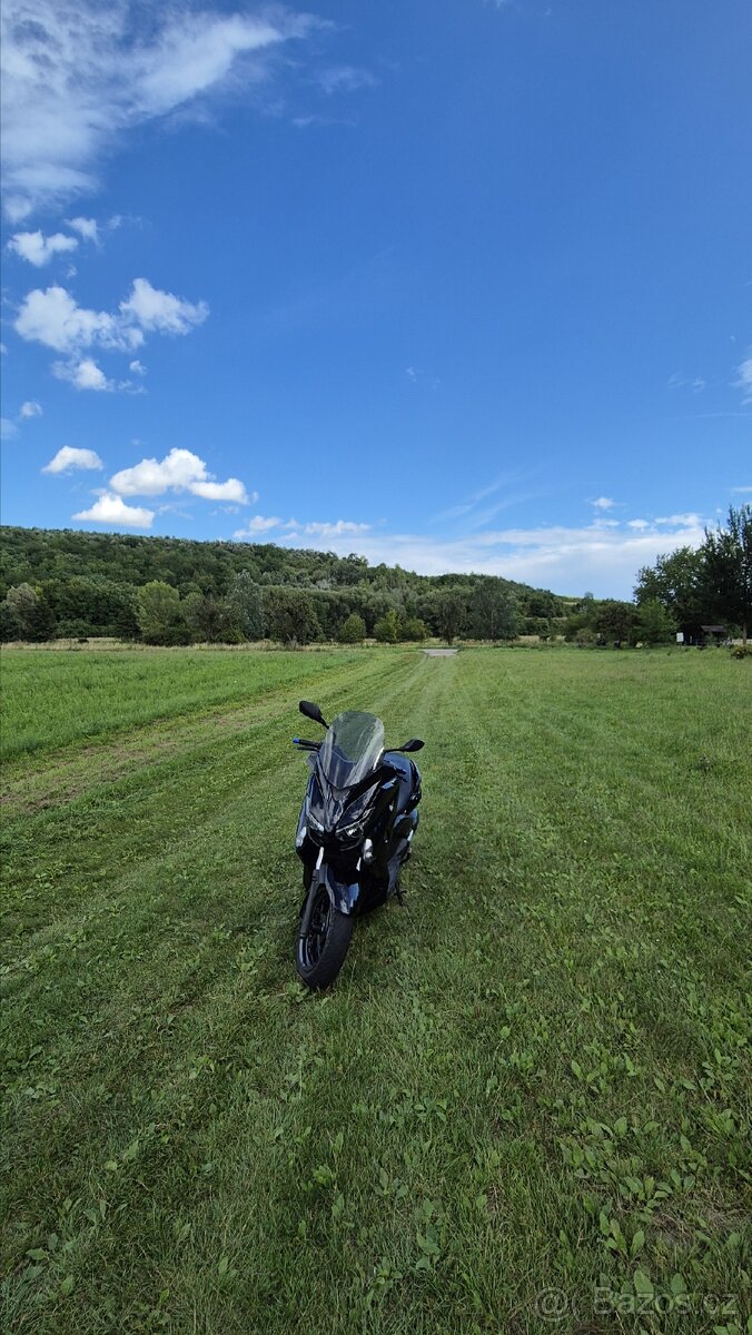 Yamaha x-max 125