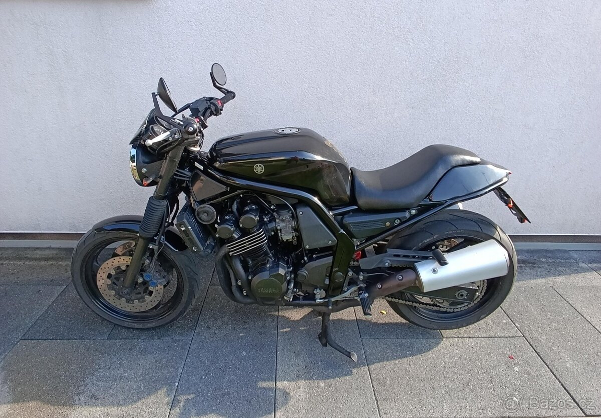 Yamaha Fazer – úprava Café Racer