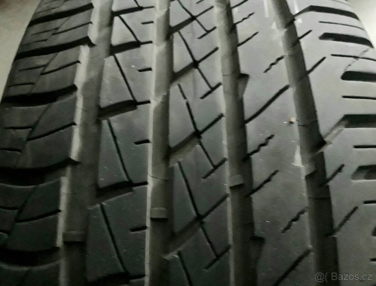 Sada pěkných celoročních pneu 235/50 R18 97W Goodyear