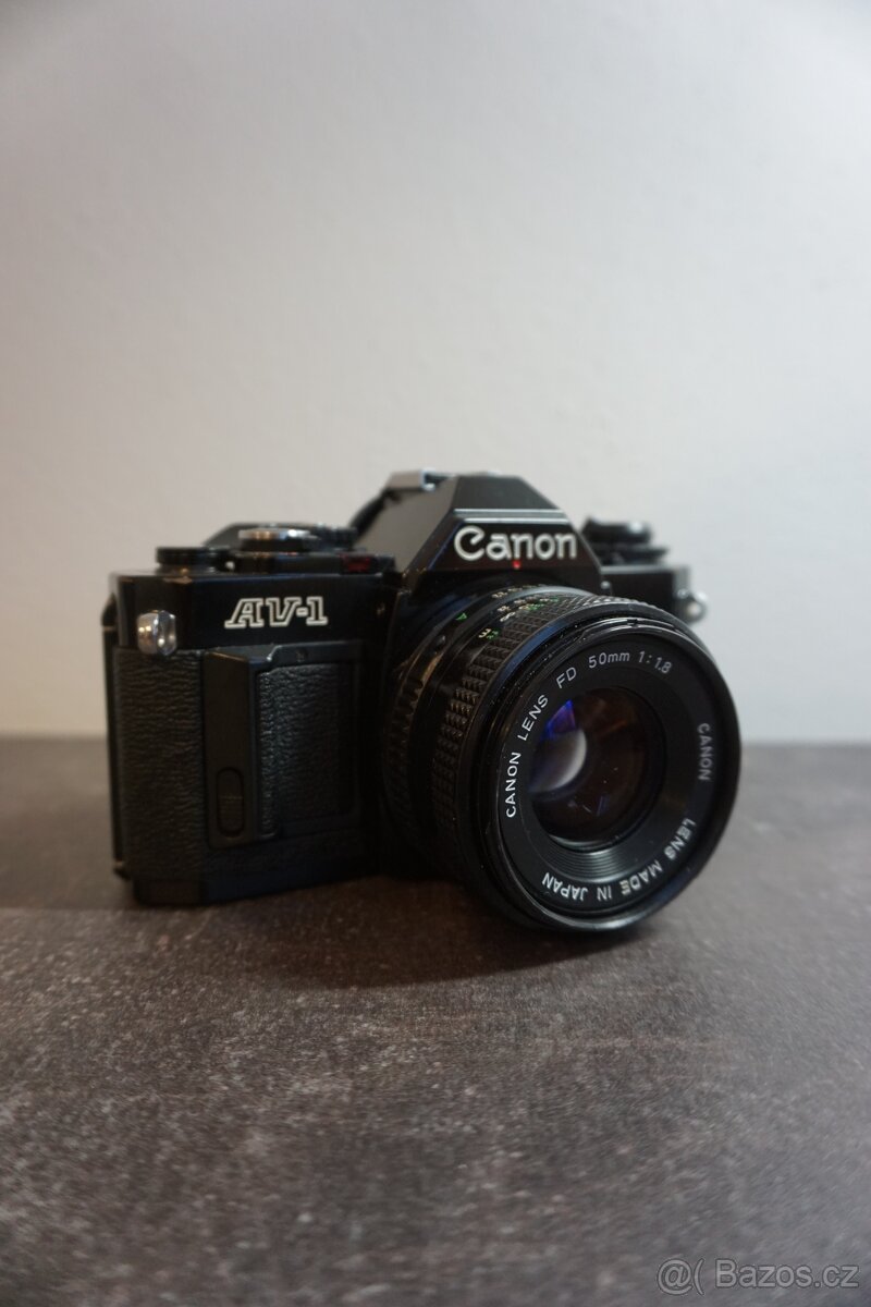 Analogový fotoaparát Canon AV-1 + 2 objektivy Canon FD