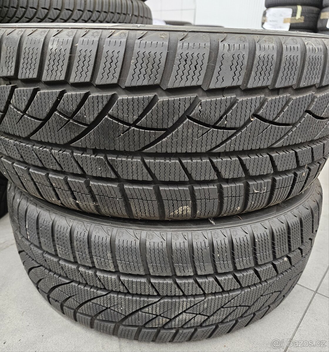 Zimní pneu 205/50 R17 2kusy