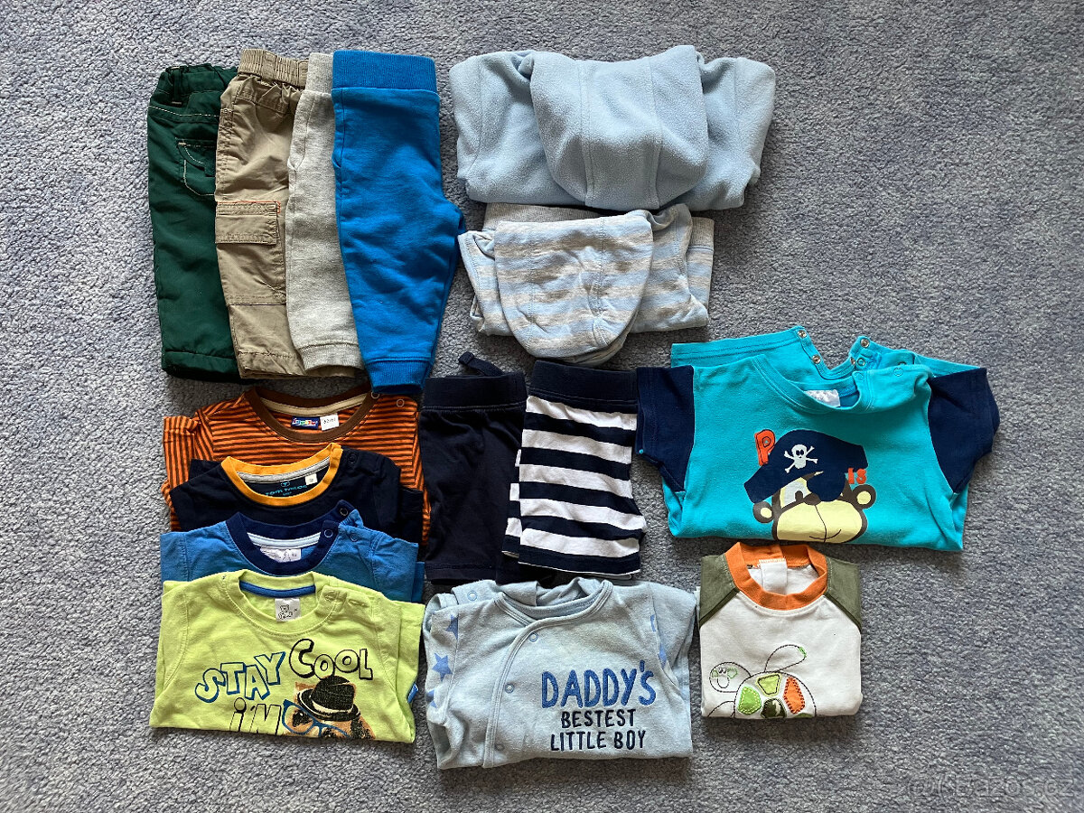15 kusů oblečení pro kluka - velikost 62 / 68