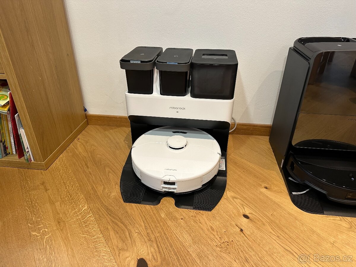 Roborock S7 Max Ultra – perfektní stav + spotřební materiál
