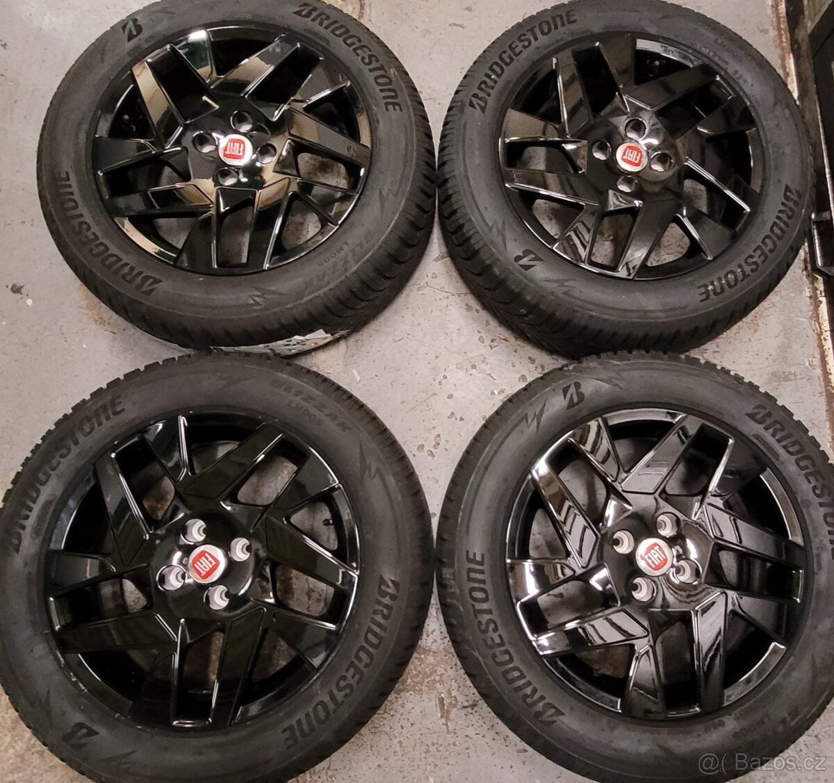 Fiat 600 , alu 17',nové,zimní pneu,černé