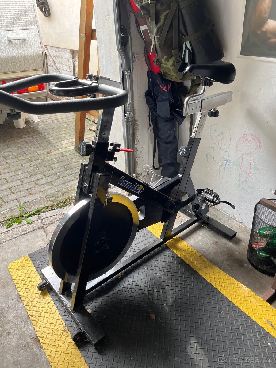 Cyklotrenažér Landfit
