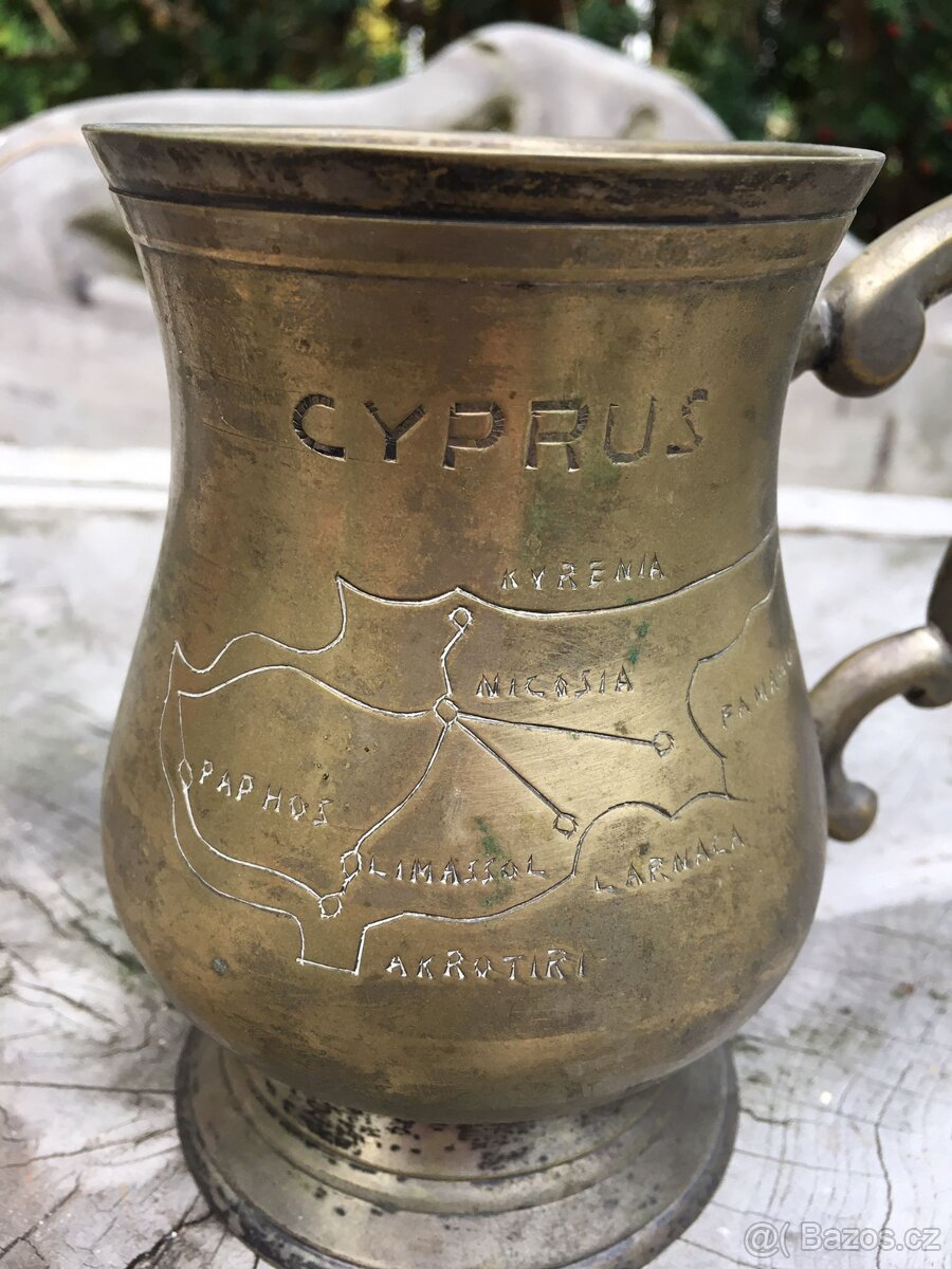 Džbán Cyprus mosaz s mapou
