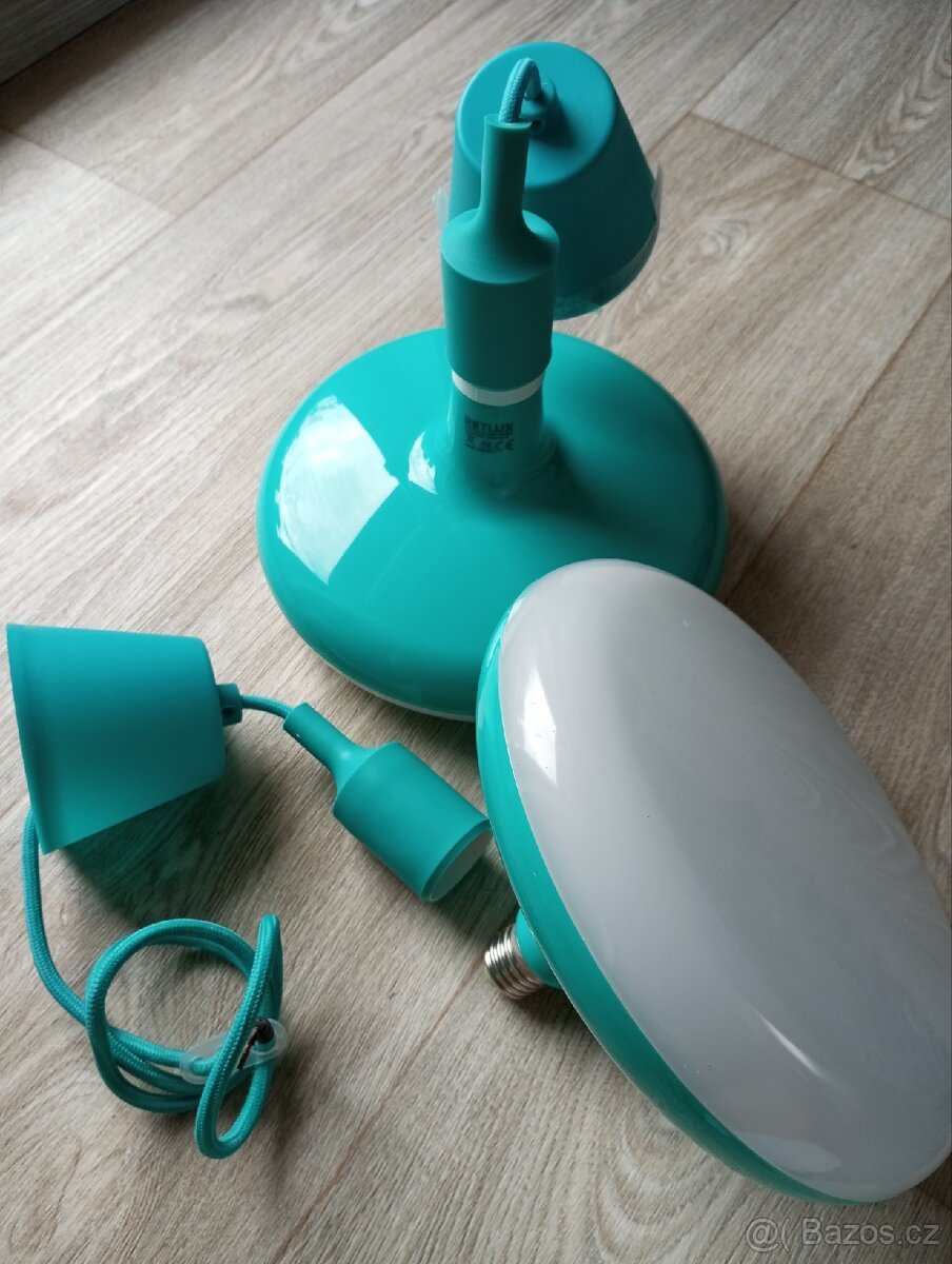 2ks kvalitních úsporných LED světel RETLUX 18W 1200lm 2700k