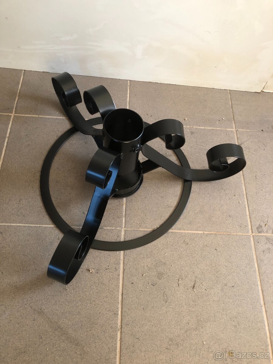 Stojan na vánoční stromek