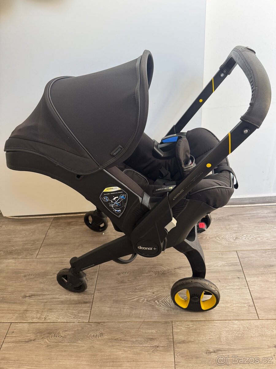 Autosedačka Doona