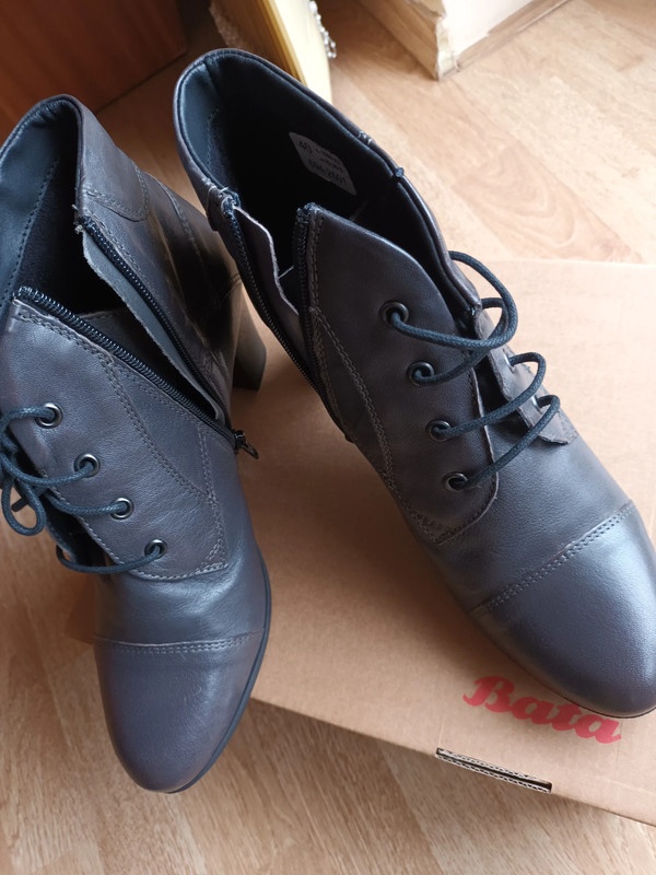 Kotníkové boty Baťa