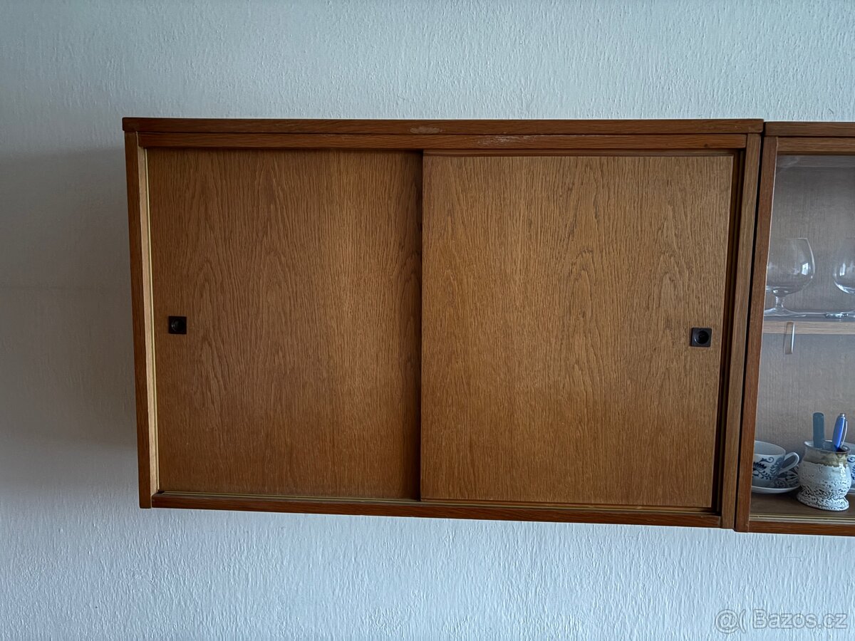 Retro sektorový nábytek