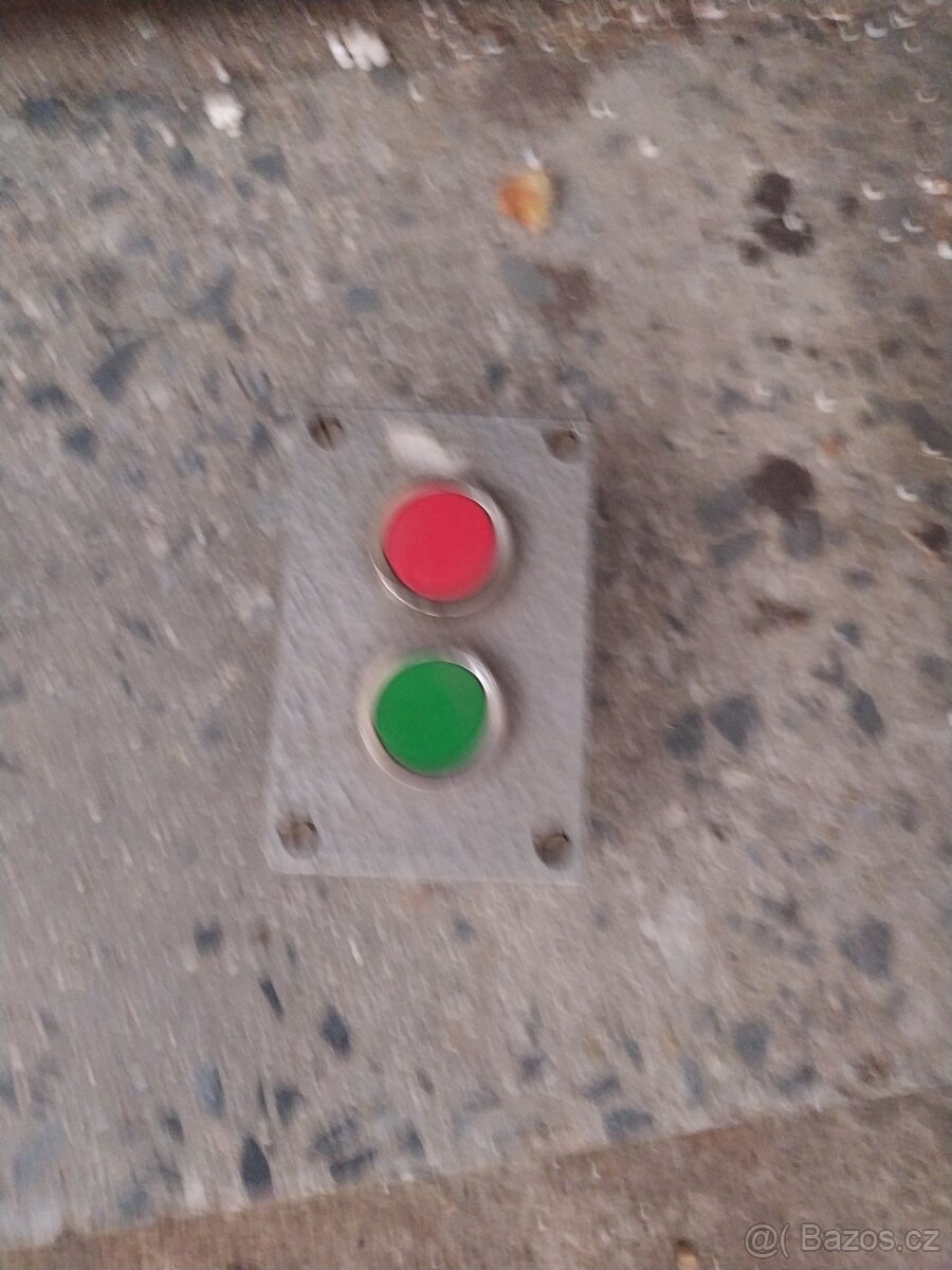Ovládací průmyslové tlačítko start/stop