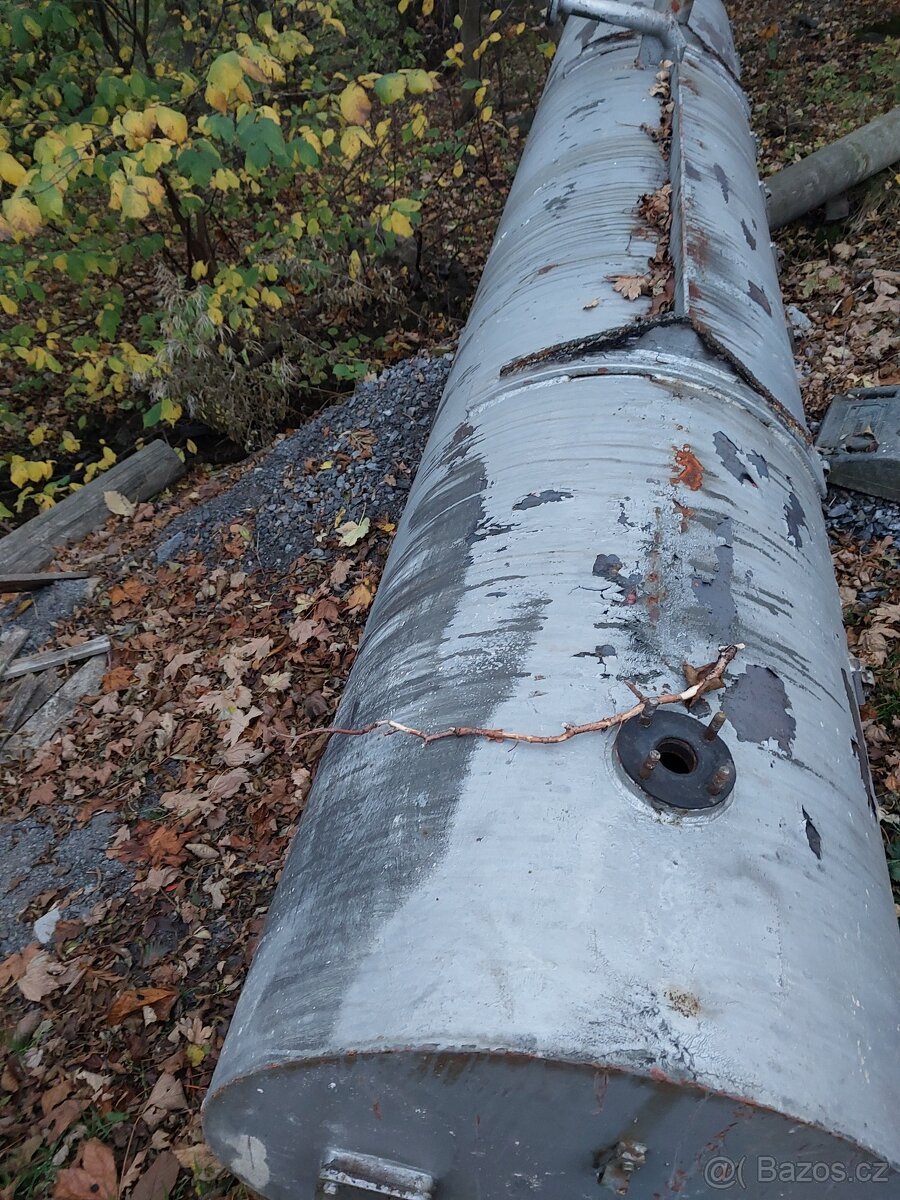 Železná nádrž 2,5 m3