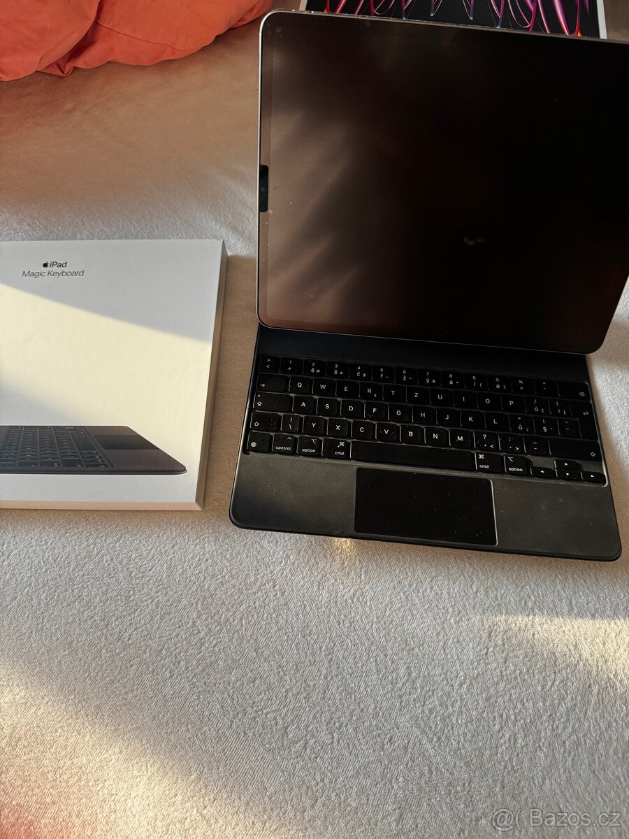 Apple magic keyboard 12.9