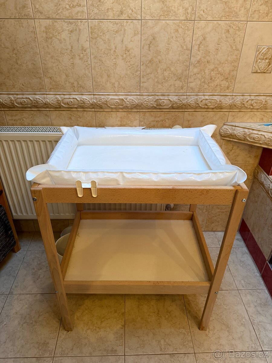 Přebalovací pult IKEA