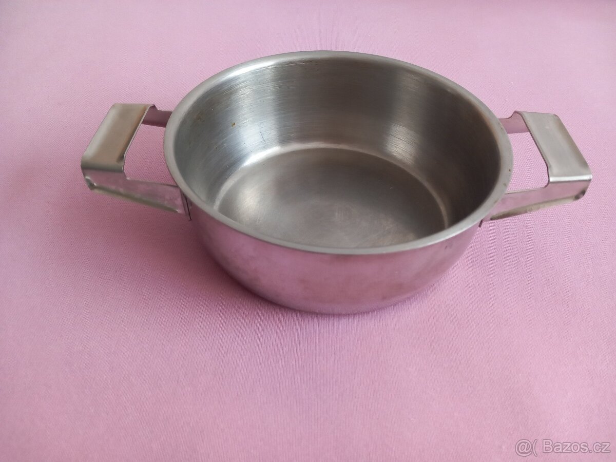 Nerezový kastrolek 1 litr, kovový dvoumetr starý