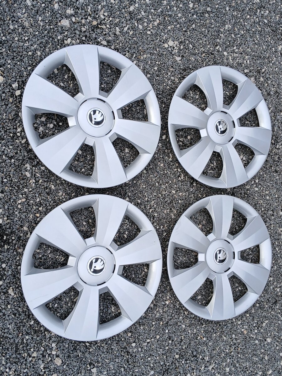 Pěkné orig poklice Škoda 15" Fabia, Rapid, Octavia