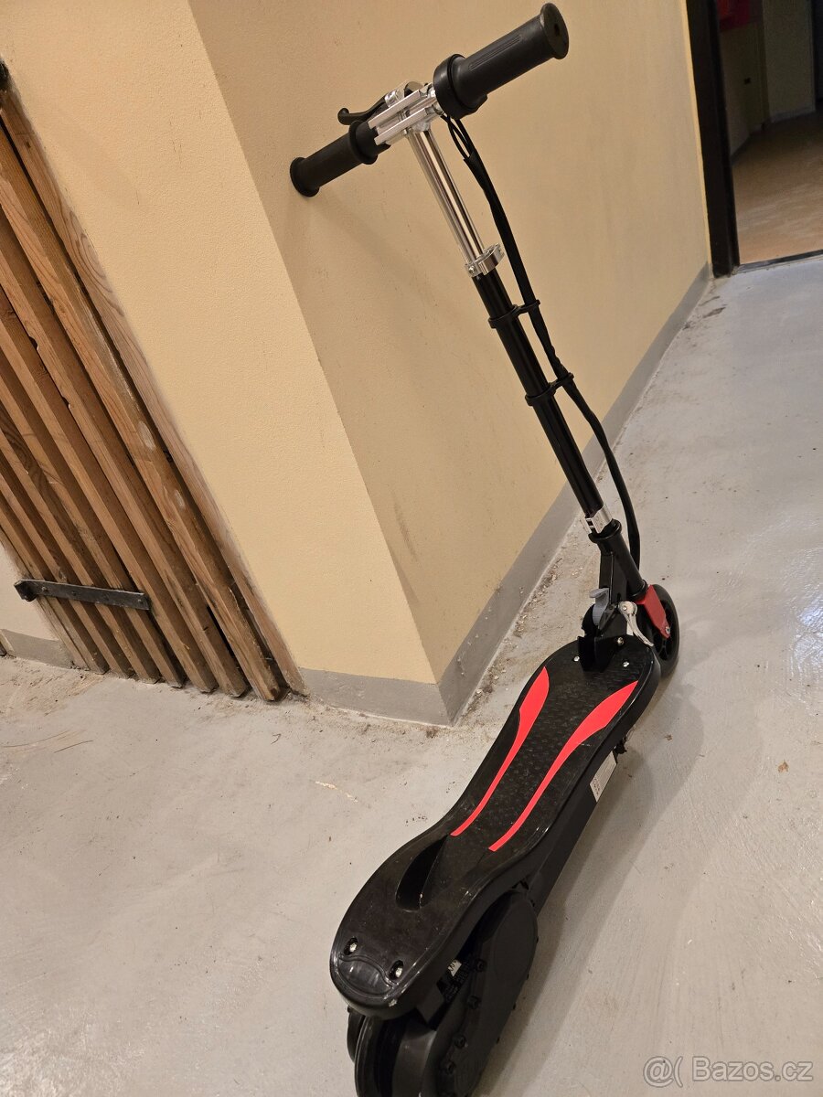 Dětská elektrická koloběžka