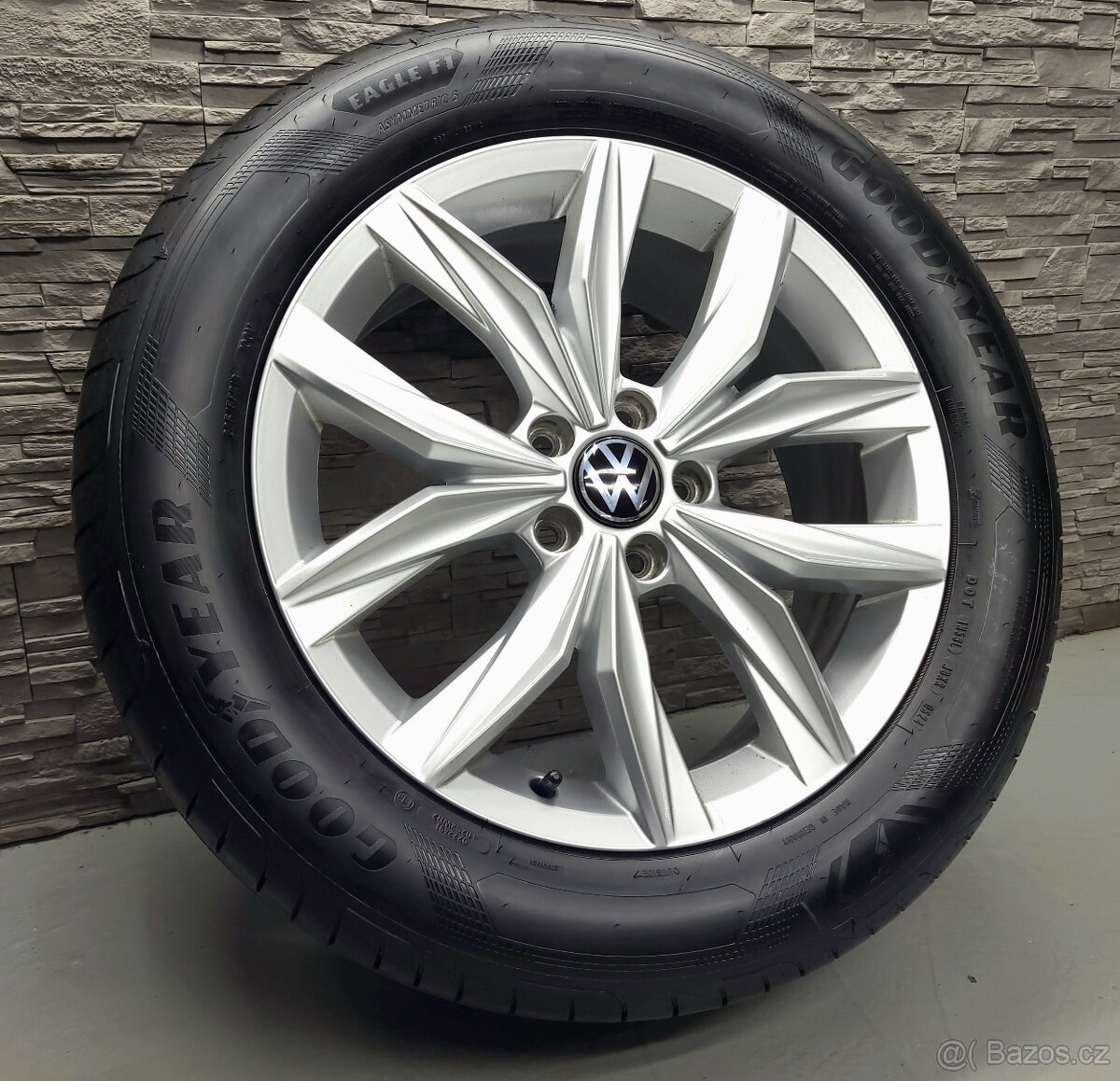 18" Originál VW Kingston 5x112 Nové letní pneu