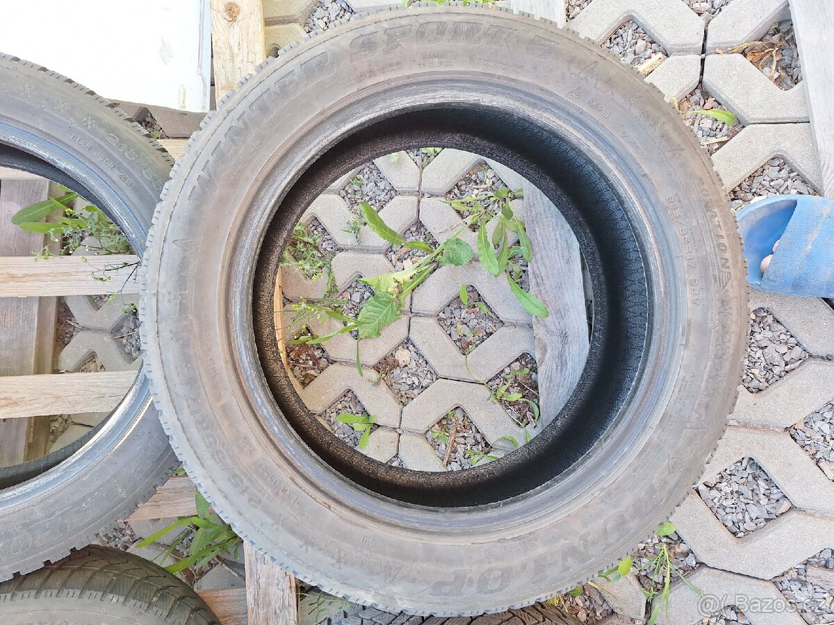 Starsi zimni pneu 215/55/R17 vzorek mezi 4-5mm