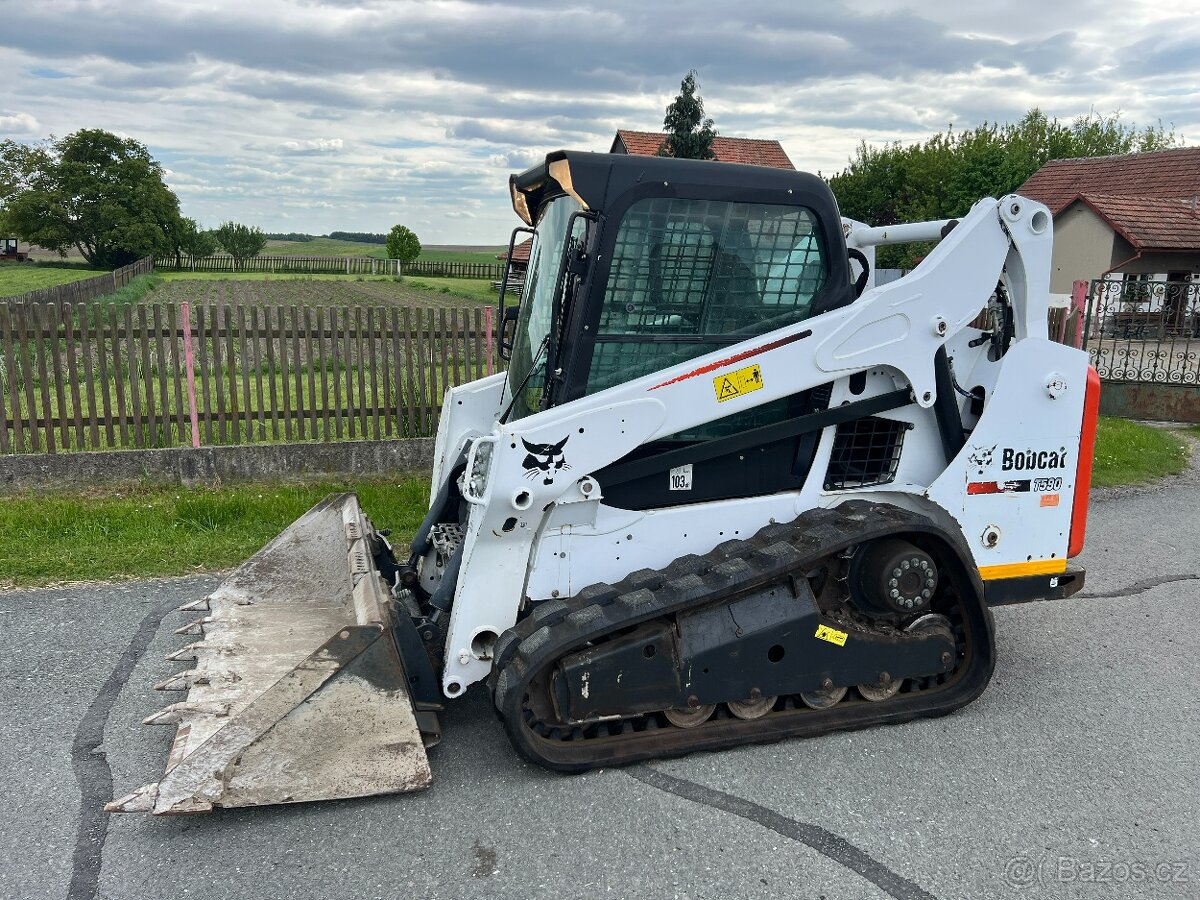 Pásový nákladač UNC Bobcat T590, pouze 1700mth + KLIMA