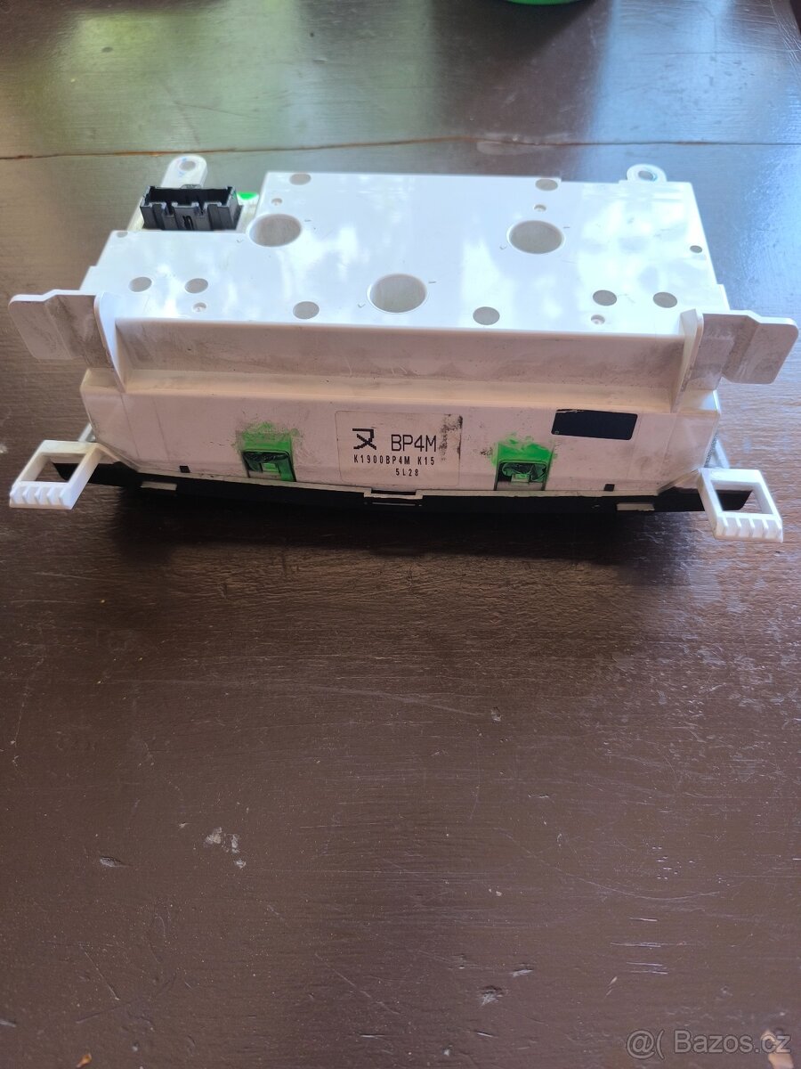 Elektronický panel