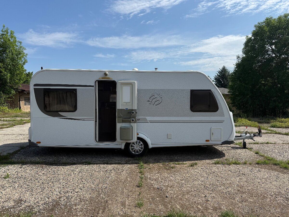 Karavan Knaus Südwind mover, solární systém