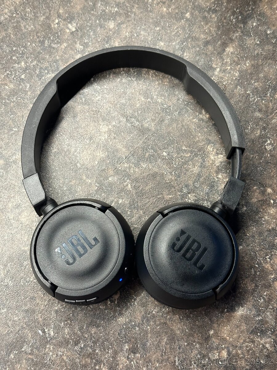 Bezdrátová sluchátka JBL T460BT