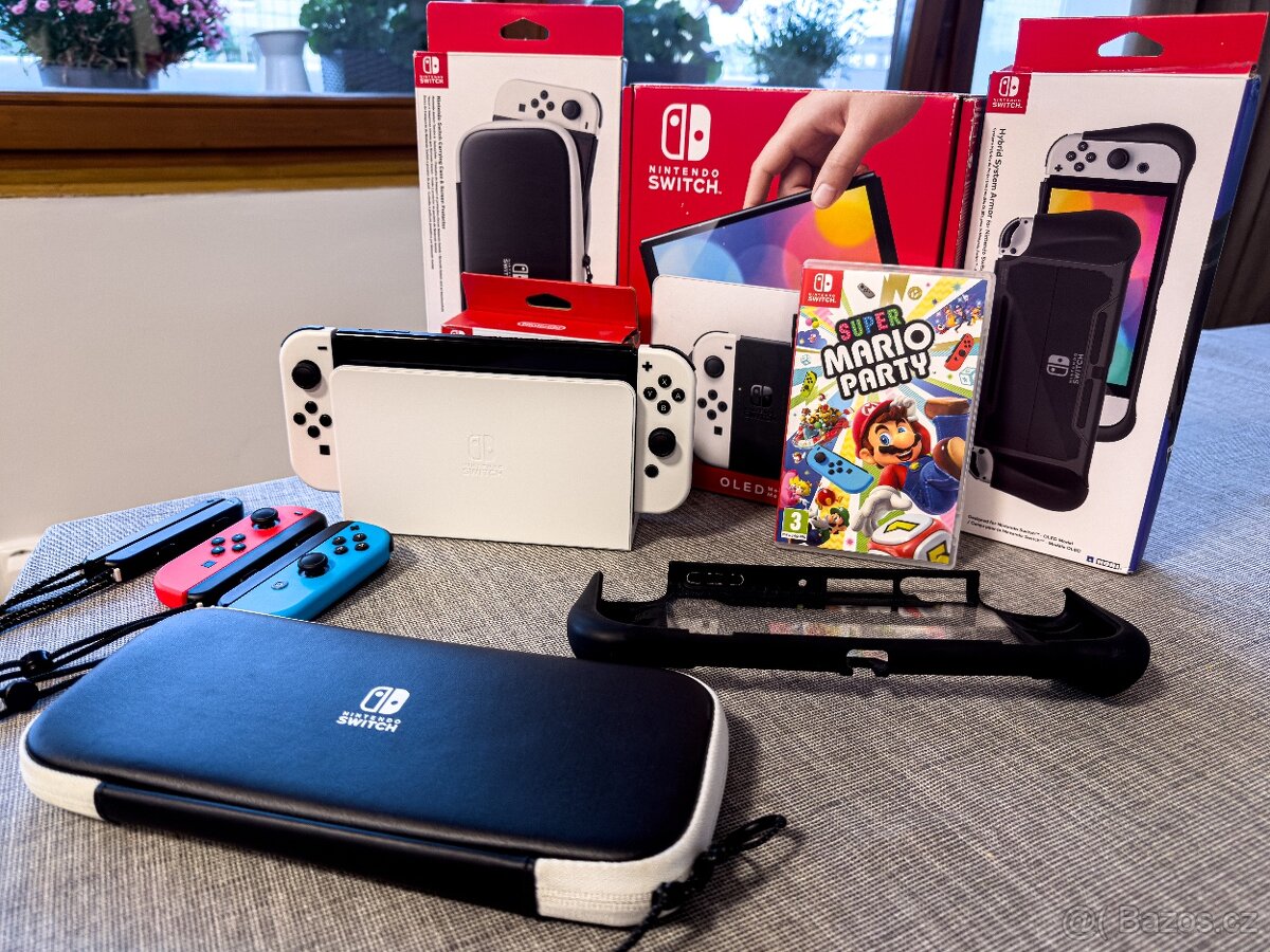 Nintendo Switch OLED + Příslušenství (3) + Super Mario Party