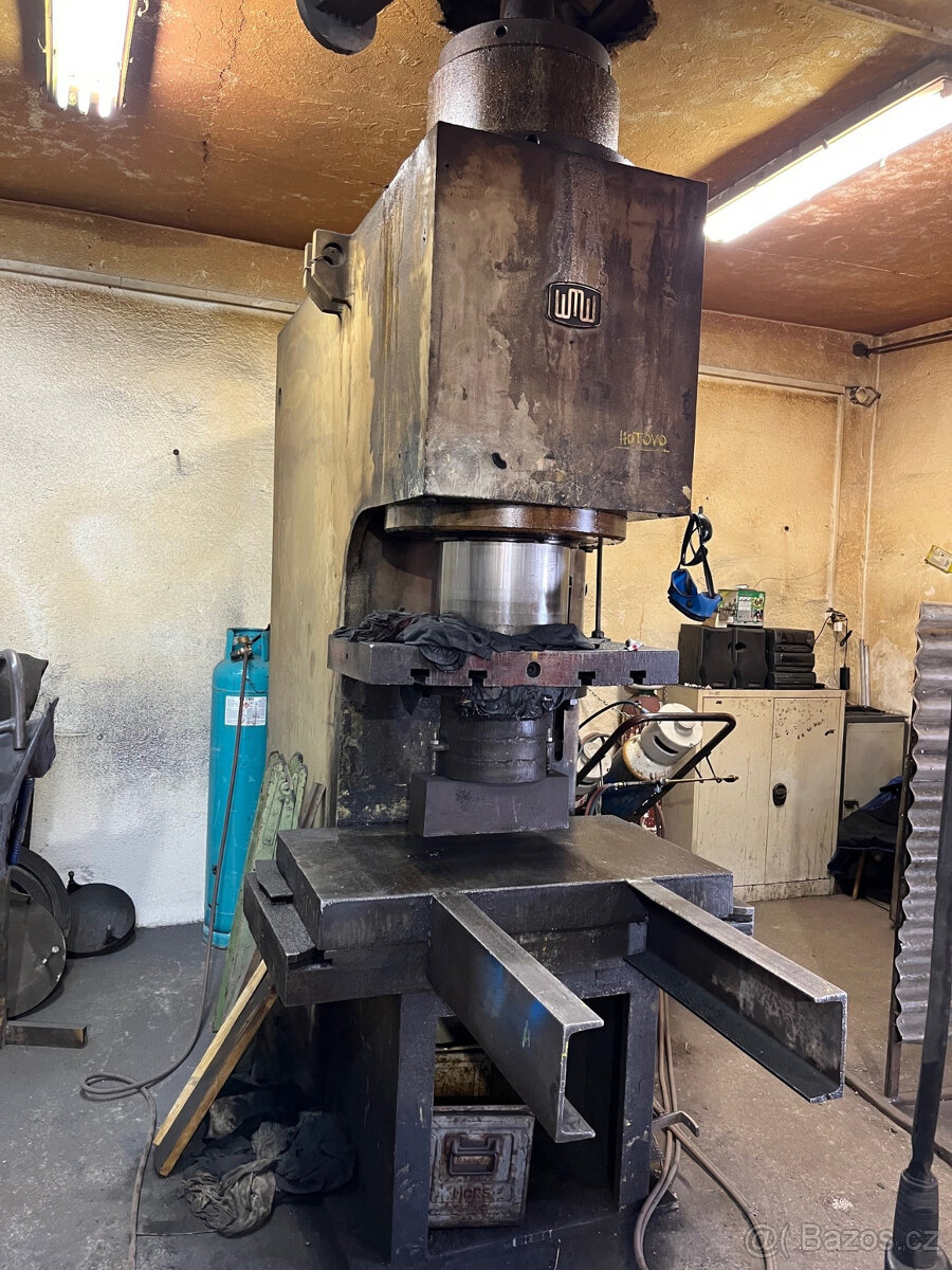 Prodám Hydraulický lis PYE 250 N