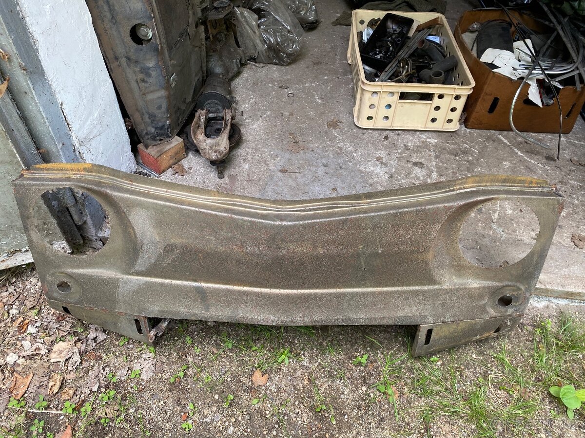 Renault 8 , Renault R8 - přední čelo