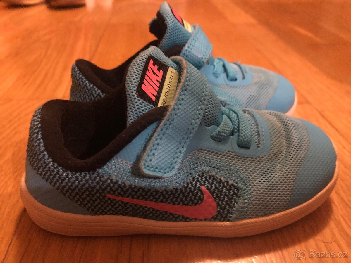 NIKE tenisky vel.25