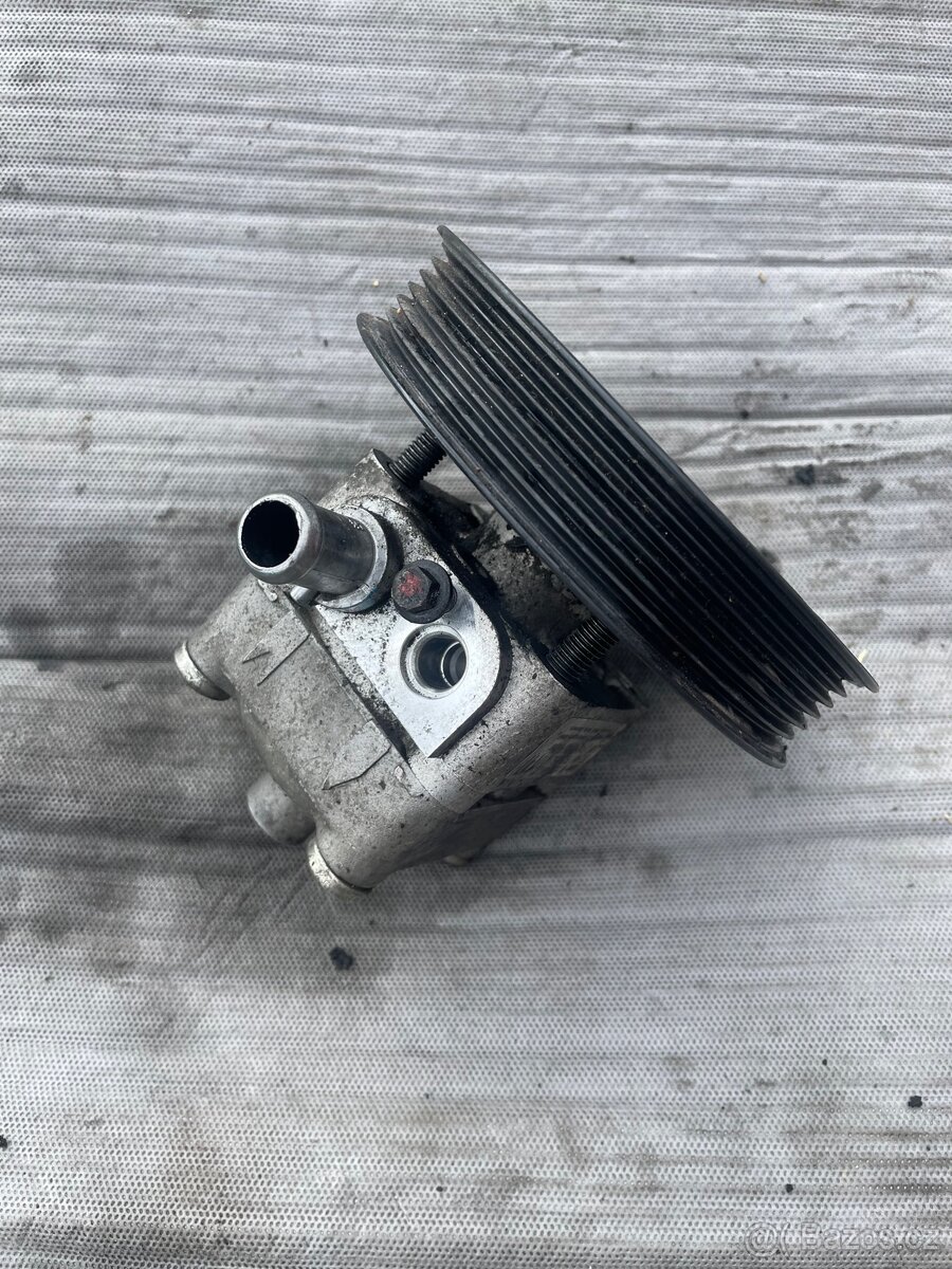 Servo čerpadlo Volvo V70, S60, XC70, S80
