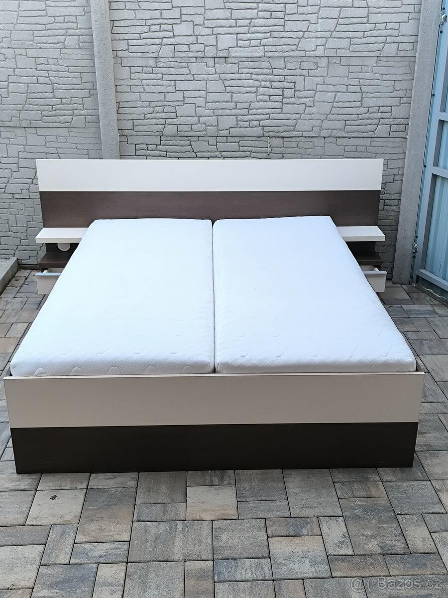 Prodám velkou manželskou postel + Matrace 160cm x 200cm
