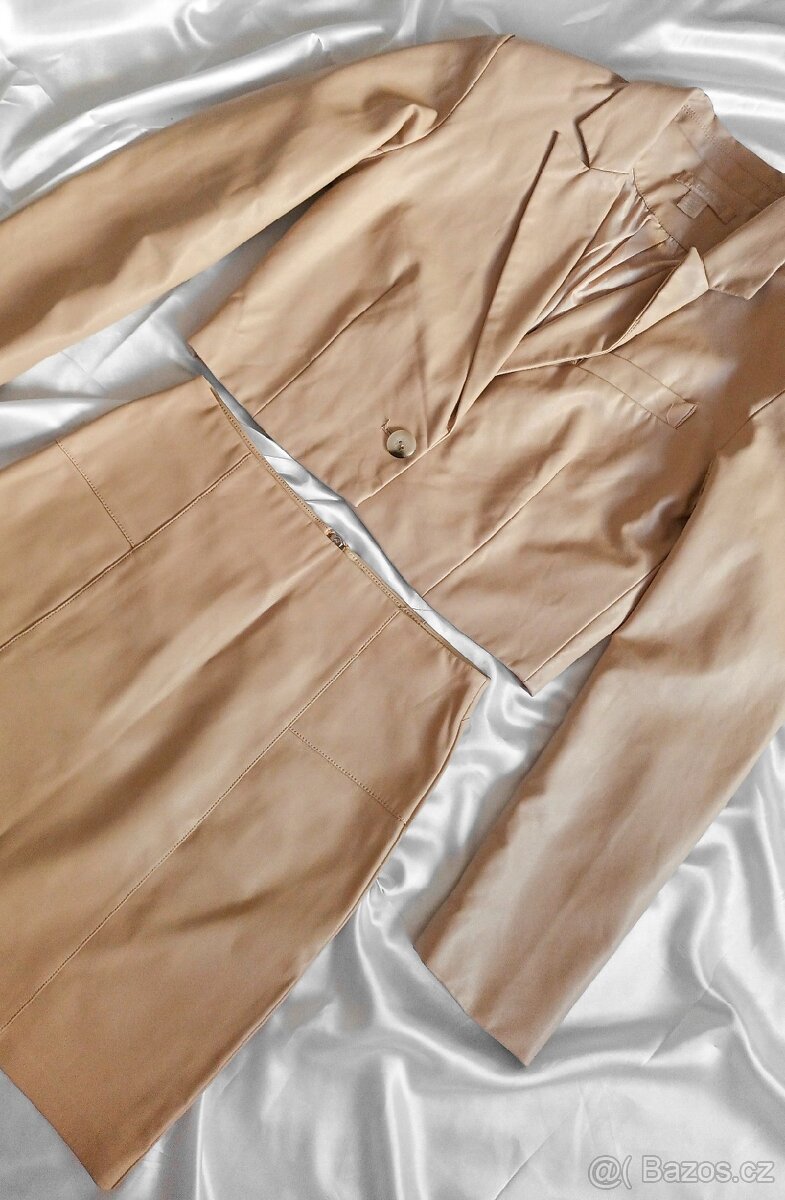 Béžový hnědý kožený kostýmek sako a sukně