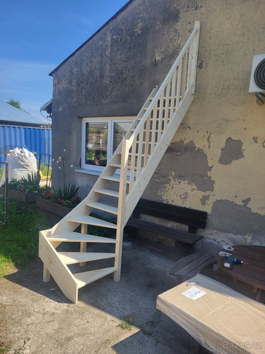 Lomené schody do výšky 300cm